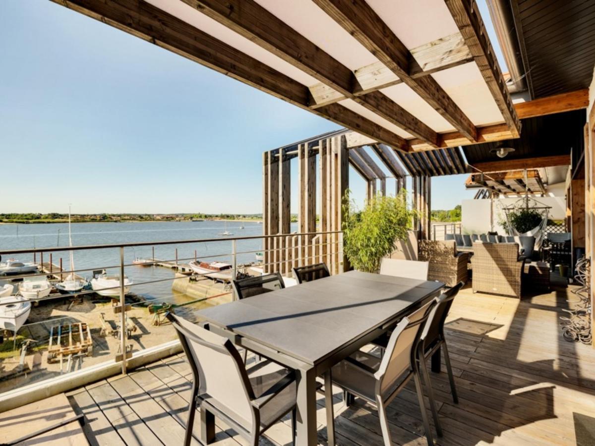 Apartment - Aiguillon - T5 Avec Terrasse, Parking Securise Et Wifi - Fr-1-319-404
